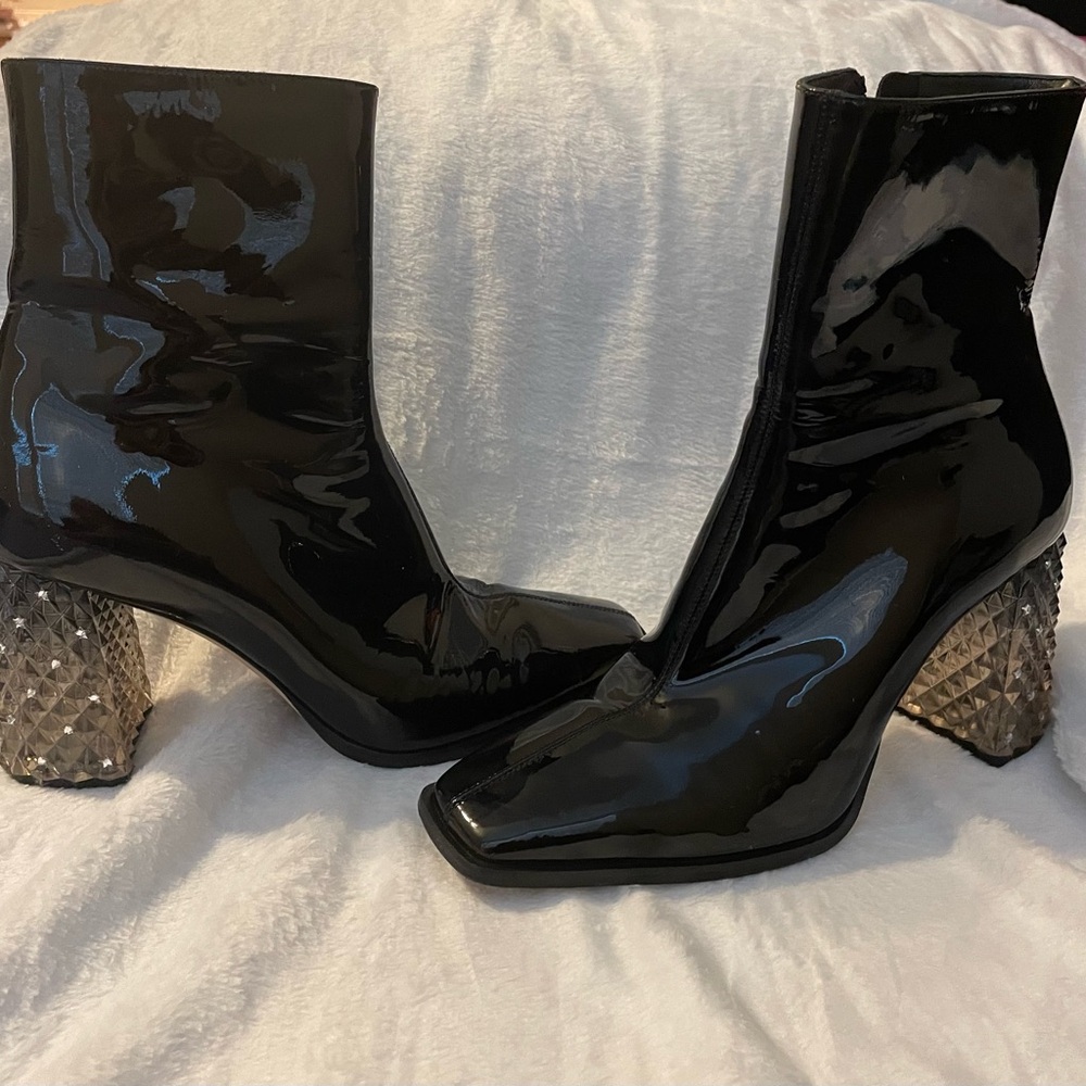 Beautiful Jimmy Choo boots. Worn twice.